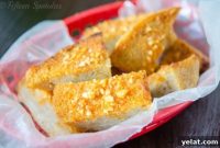 Spicy Sriracha Garlic Bread Recipe for Flavorful Toasted Loaf