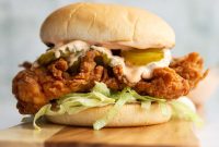 Classic Crispy Fried Chicken Sandwich Recipe for Homemade Success