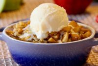 Classic Apple and Pear Crumble Recipe with Cinnamon Topping
