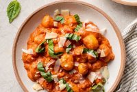 Creamy Gnocchi alla Vodka Recipe for Cozy Weeknight Dinners