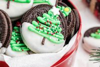 Festive Christmas Oreo Cookie Recipes for Holiday Baking