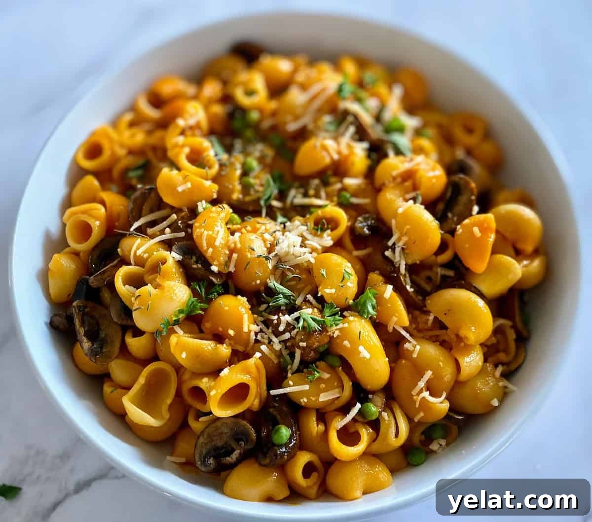 Creamy Roasted Red Pepper Pasta with Parmesan and Basil 13 img 20227 12