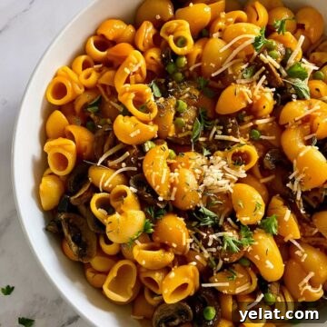 Creamy Roasted Red Pepper Pasta with Parmesan and Basil 14 img 20227 17