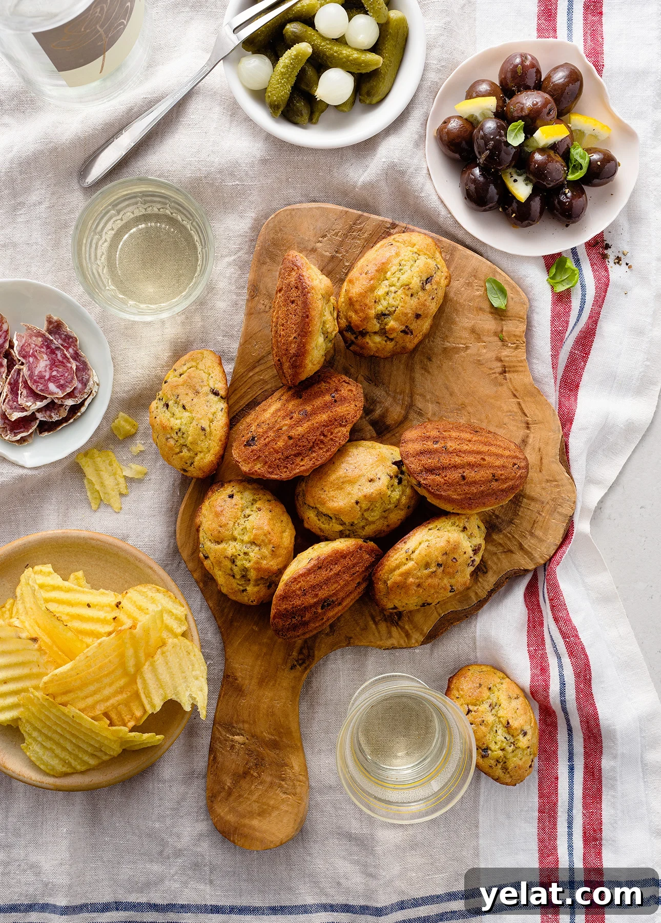 Savory Madeleines Recipe: Garlic, Herb, and Cheese Bites 2 How to Make Savory Madeleines // FoodNouveau.com