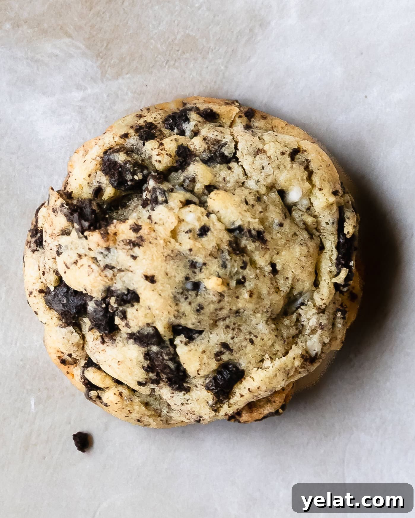 Cookies & Cream Sandwich Cookies: How to Make Oreo-Style Treats 7 Cookies and cream cookies are soft and buttery cookies filled with Oreo cookies and pieces of sweet cookies and cream chocolate. This cookies and cream cookie recipe is super easy to make and is a most delicious way to enjoy the classic cookies and cream flavor combination.