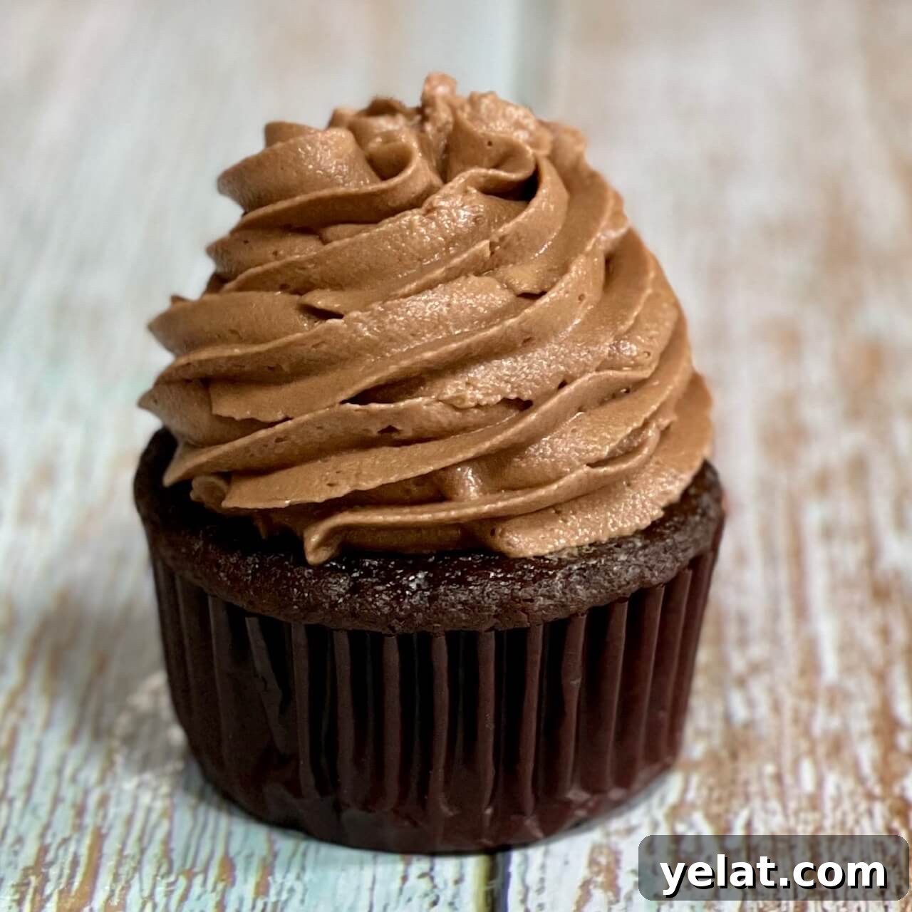 Fluffy Chocolate Buttercream Frosting Recipe for Bakeries 2 fluffy chocolate buttercream frosting