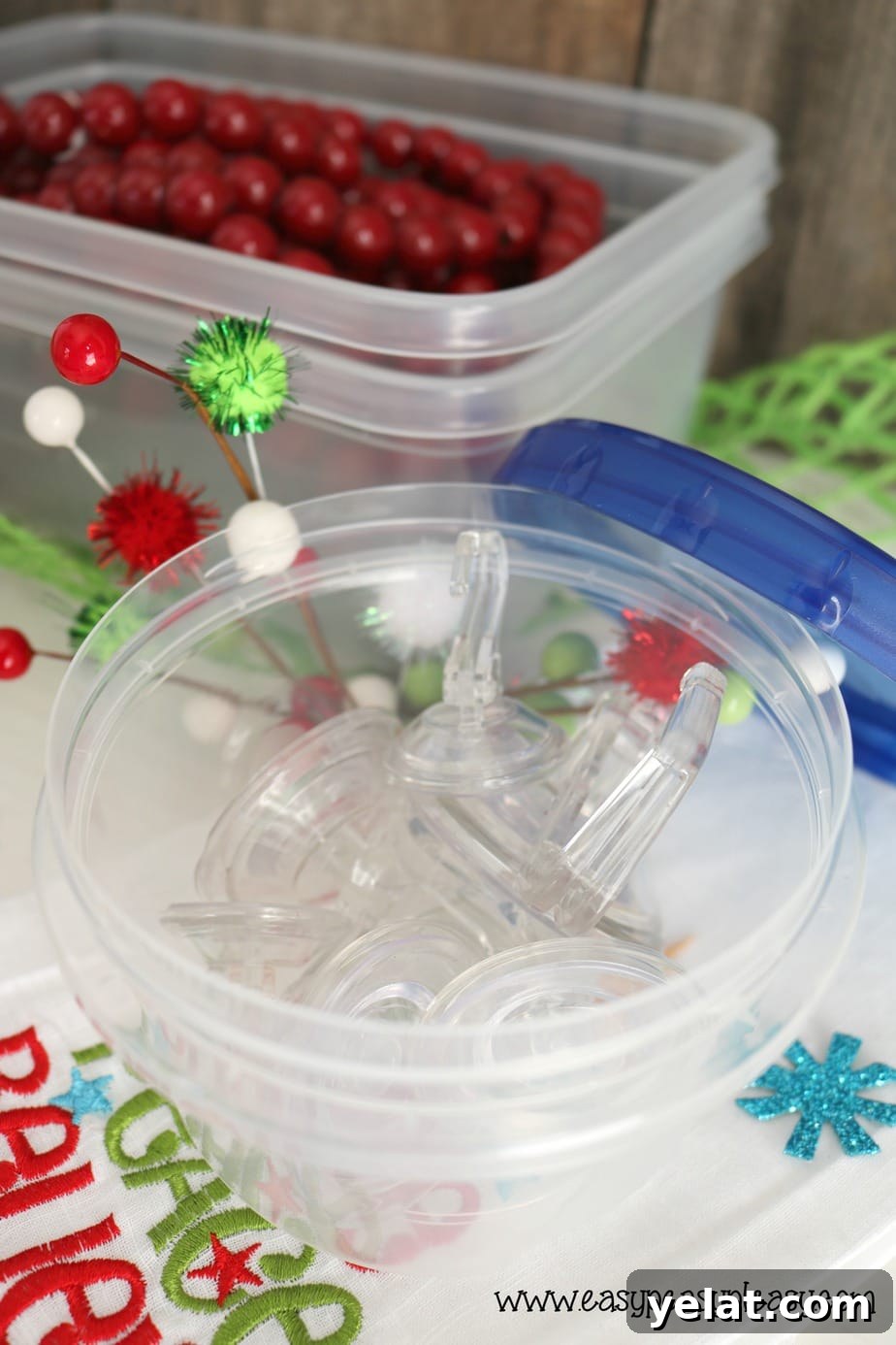Printable Holiday Hostess Gift Tags — Free Downloadable Pack 8 AD Ziploc containers are perfect for holiday storage.