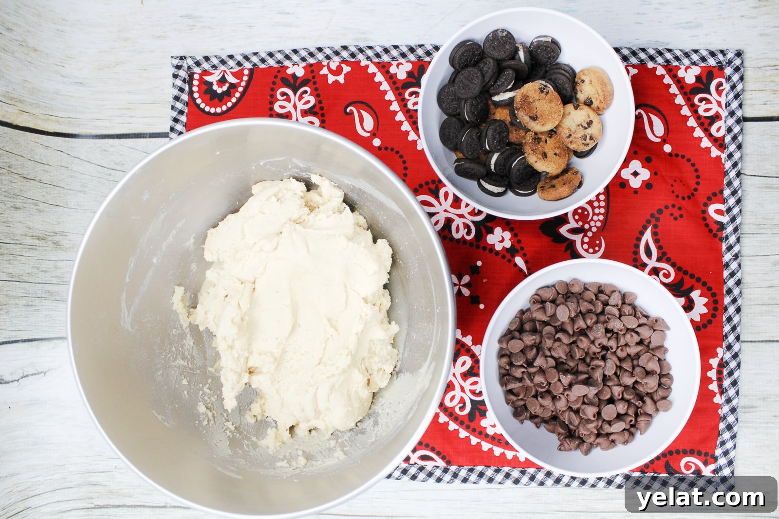 Cookie Monster Cookie Recipes: Fun Blue Monster Treats 3 ingredients for Cookie Monster cookies in bowls
