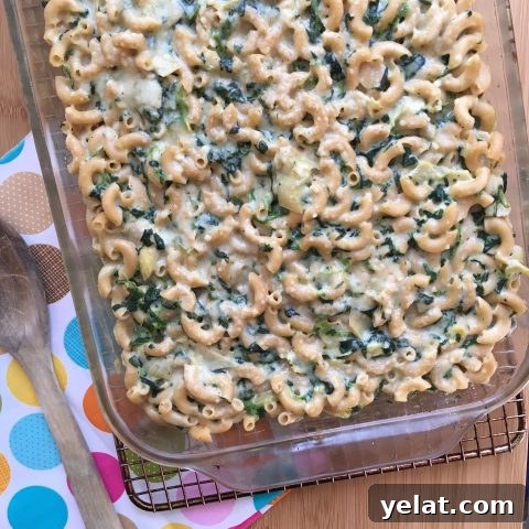 Spinach and Artichoke Macaroni and Cheese Recipe 2 Spinach, Artichoke Mac & Cheese via lizshealthytable.com #dinner #pasta #wholegrain #spinach