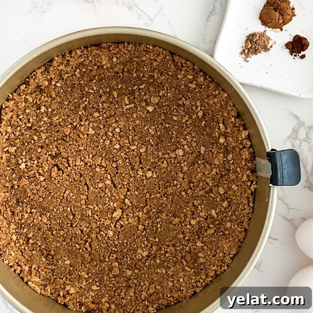 Paula Deen’s Pumpkin Cheesecake Recipe: Southern-Style Dessert Guide 5 cinnamon graham cracker crust.