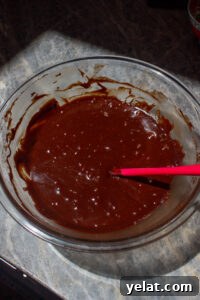 Decadent Flourless Chocolate Cake Recipe for Rich, Fudgy Dessert 8 flourless chocolate torte