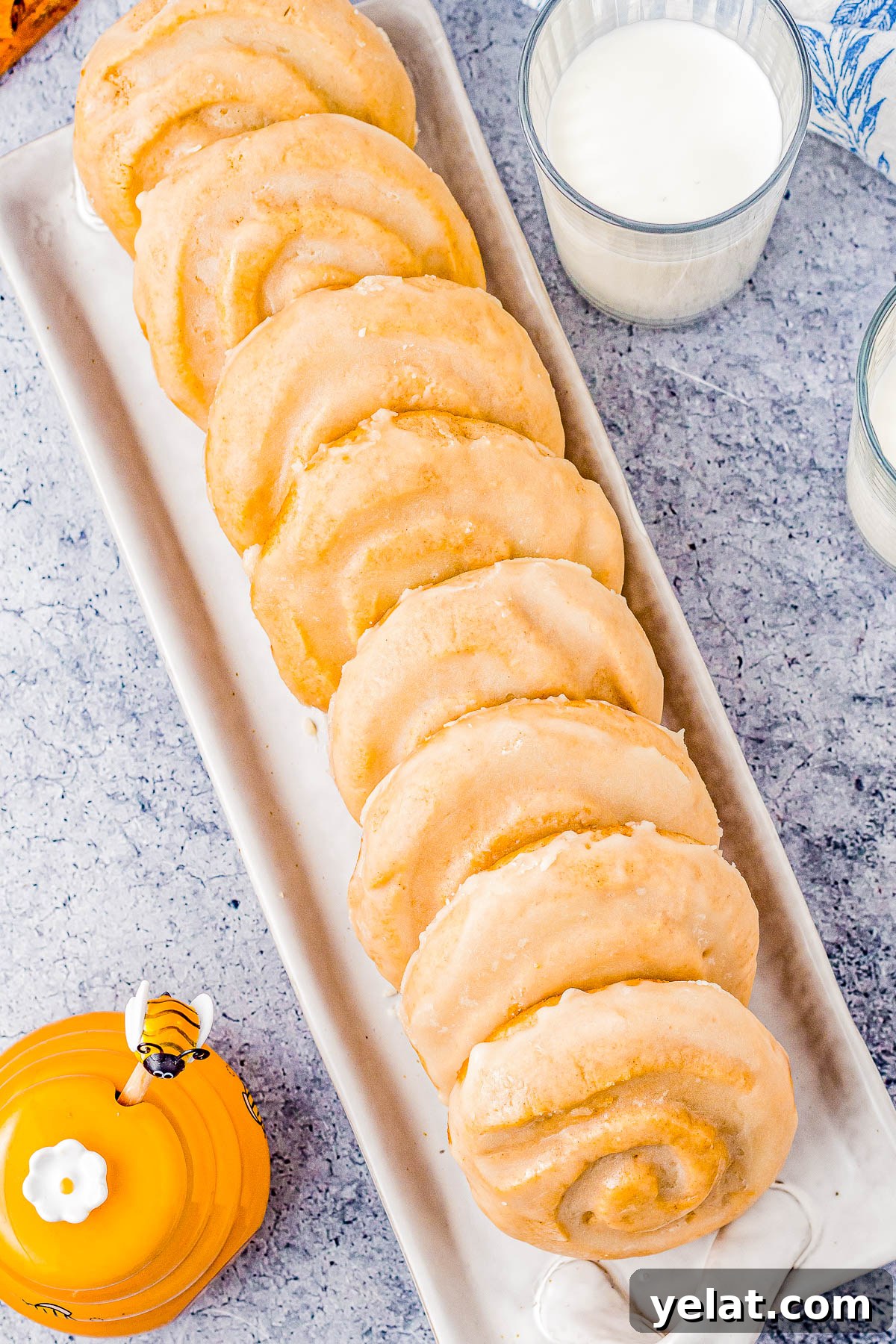 Soft-Baked Honey Bun Cookies Recipe for Irresistible Flavor 18 Plate of honey bun cookies