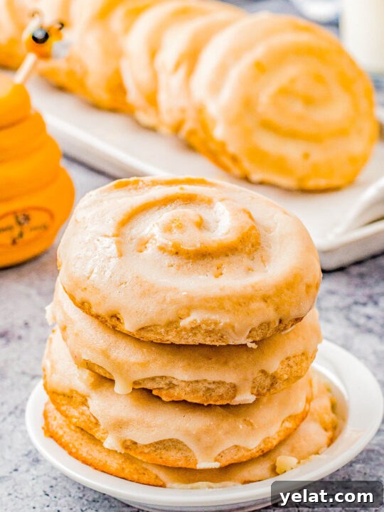 Soft-Baked Honey Bun Cookies Recipe for Irresistible Flavor 21 Honey Bun Cookies (Crumbl Cookies Copycat)